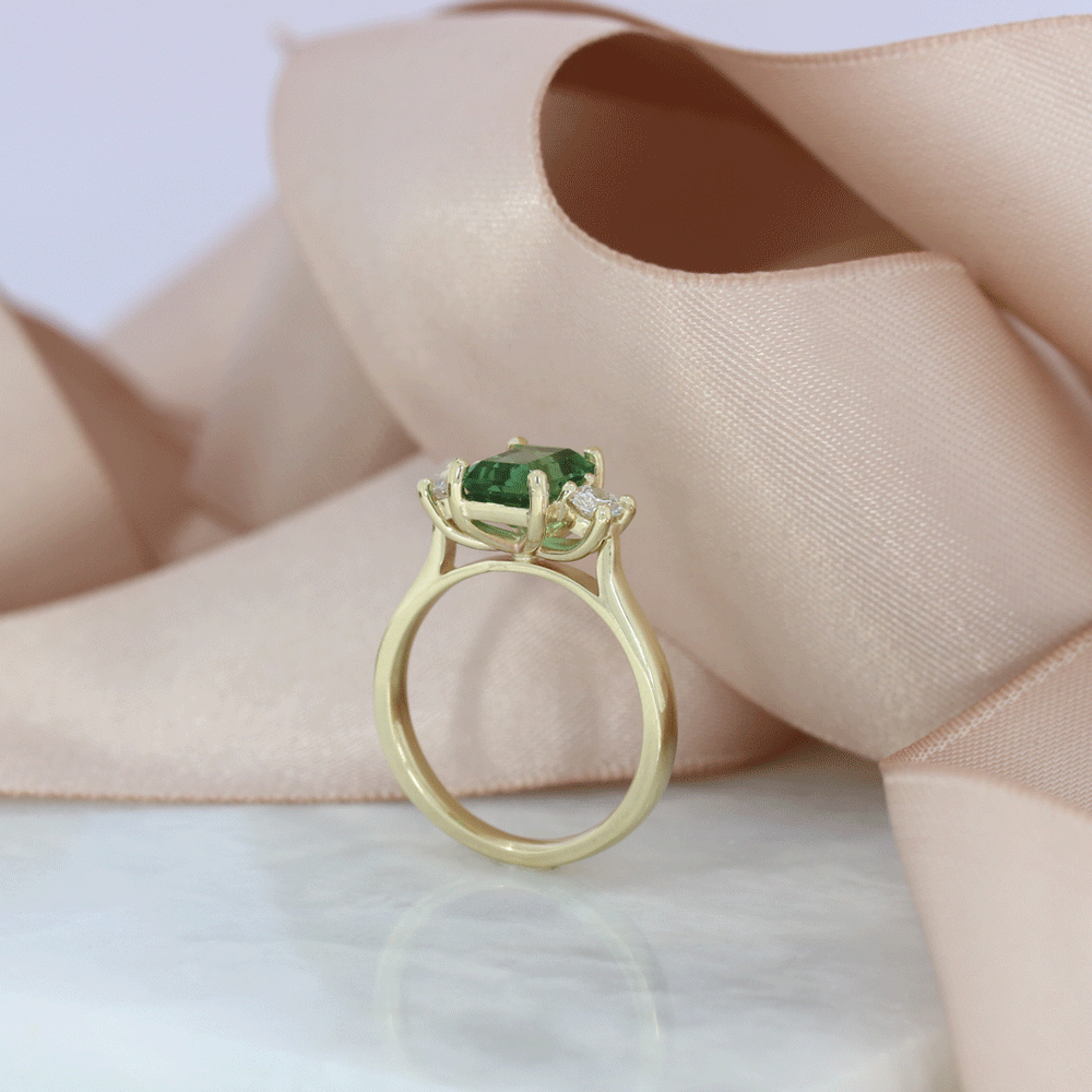 9ct Gold Green Tourmaline & Lab Grown Diamond 3 Stone Ring