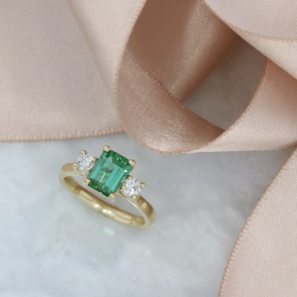 9ct Gold Green Tourmaline & Lab Grown Diamond 3 Stone Ring