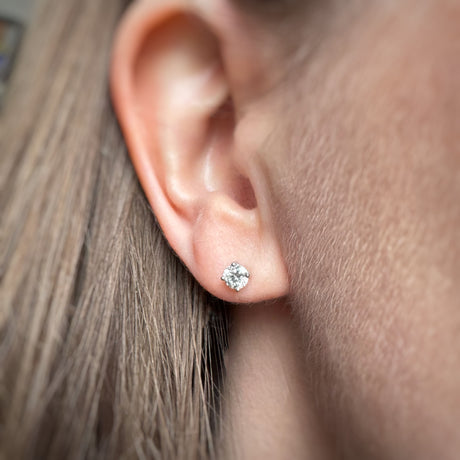 9ct Gold 4 Claw Set Lab Grown Diamond Stud Earrings Approximate 0.65ct