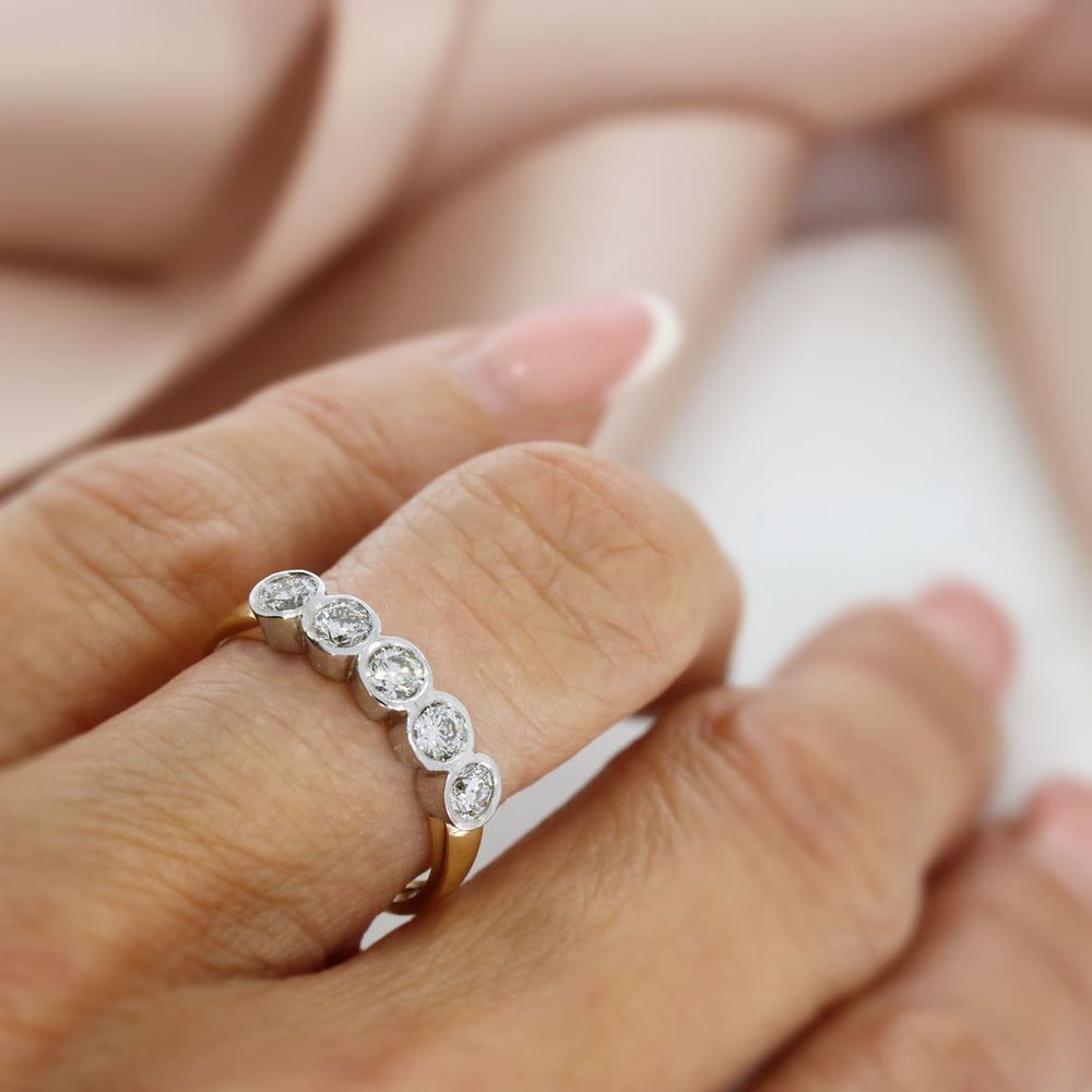 18ct Gold & Platinum Set Diamond 5 Stone Eternity Ring 0.75ct
