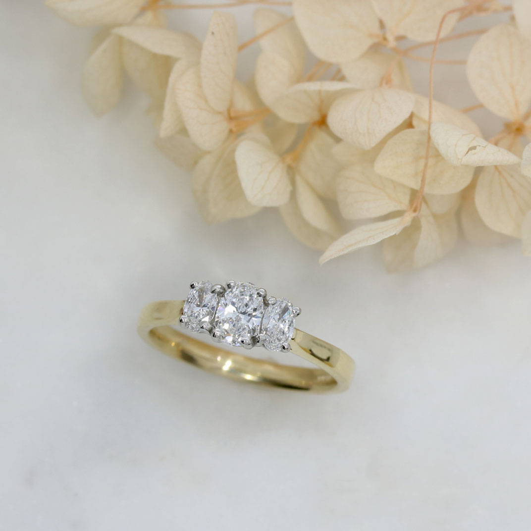 9ct Gold & Platinum Oval LabGrown Diamond 3 Stone Ring Total 0.81ct D-F VS-VVS