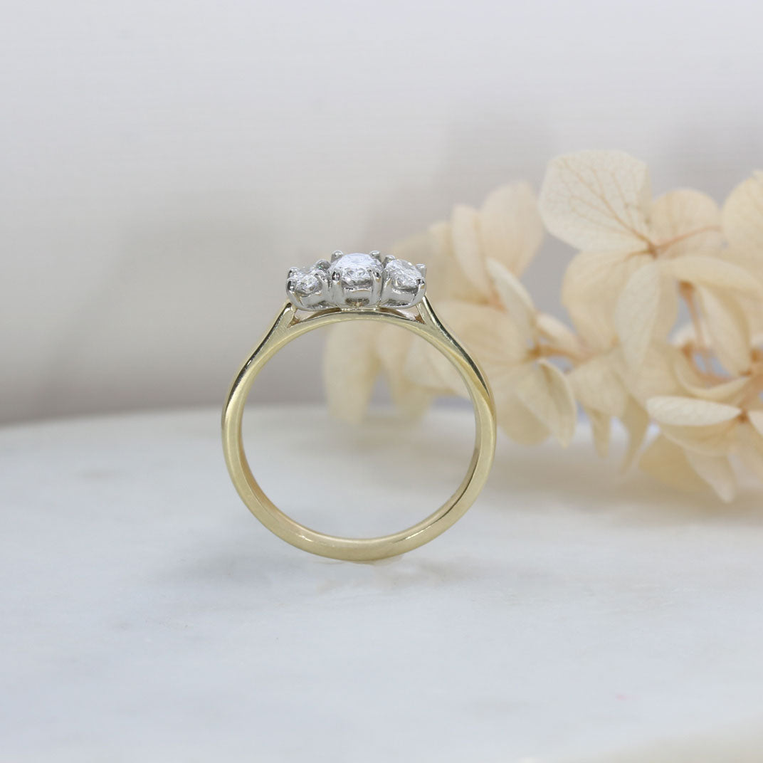 9ct Gold & Platinum Oval LabGrown Diamond 3 Stone Ring Total 0.81ct D-F VS-VVS