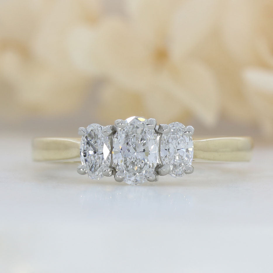 9ct Gold & Platinum Oval LabGrown Diamond 3 Stone Ring Total 0.81ct D-F VS-VVS