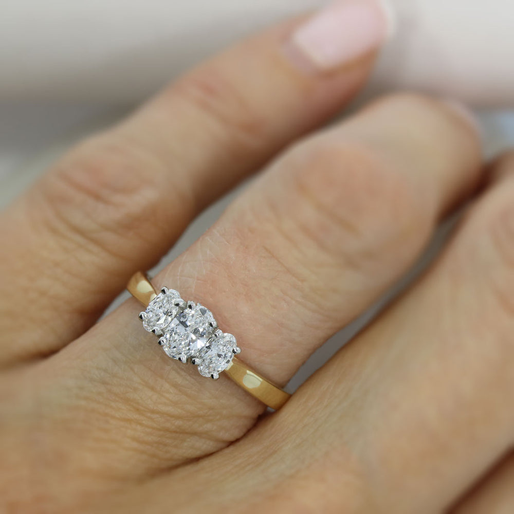 9ct Gold & Platinum Oval LabGrown Diamond 3 Stone Ring Total 0.81ct D-F VS-VVS