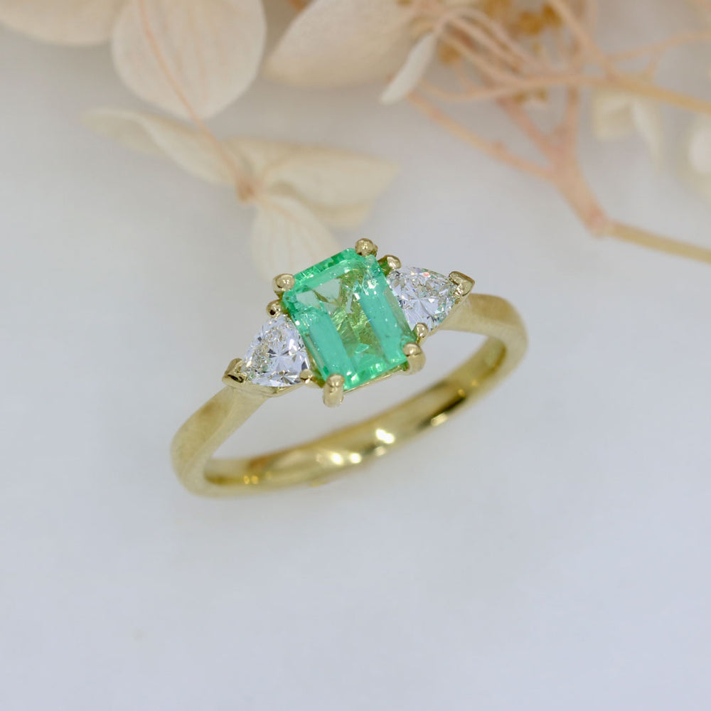 18ct Gold Emerald & Triangular Laboratory Grown Diamond 3 Stone Ring