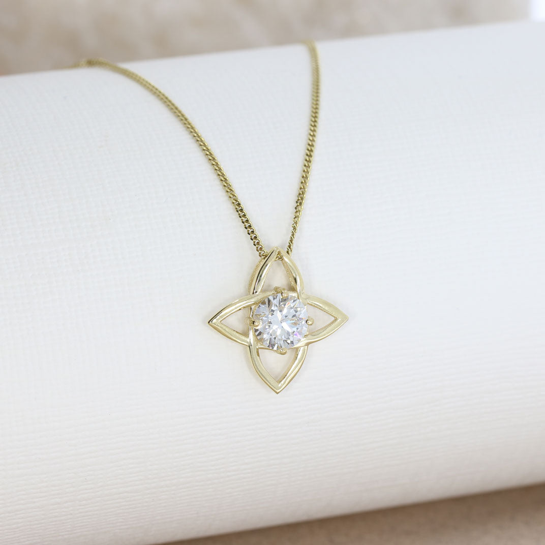 9ct Gold Flower Shaped Pendant Set Lab Grown Diamond 1.05ct On 18" Chain