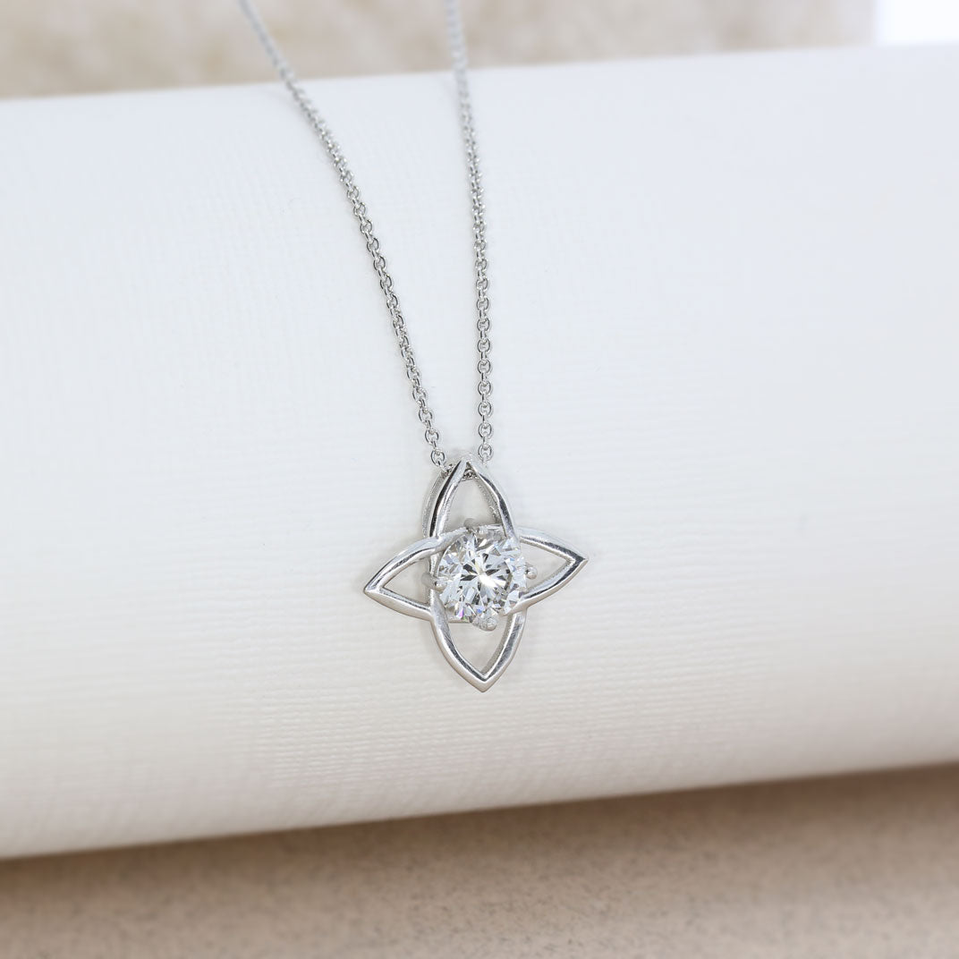 9ct Gold Lab Grown Diamond Flower Shape Pendant 1.00ct On 9ct 18" Chain