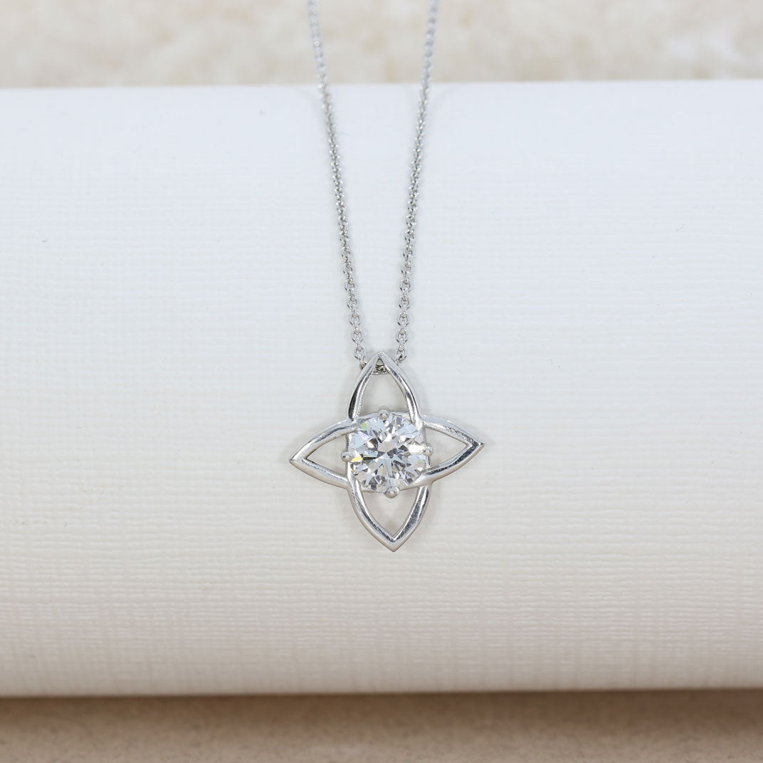 9ct Gold Lab Grown Diamond Flower Shape Pendant 1.00ct On 9ct 18" Chain