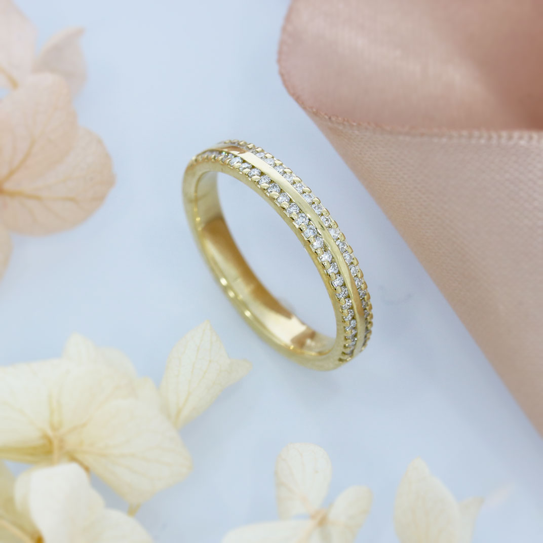 9ct Wedding Ring with Claw Set Lab Grown Diamonds to Both Sides 0.28ct