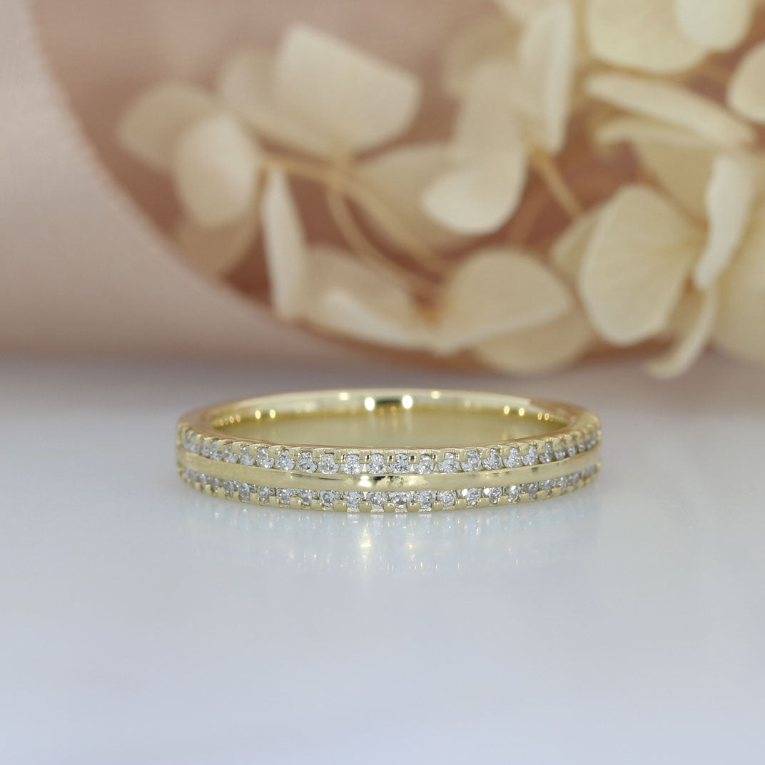 9ct Wedding Ring with Claw Set Lab Grown Diamonds to Both Sides 0.28ct