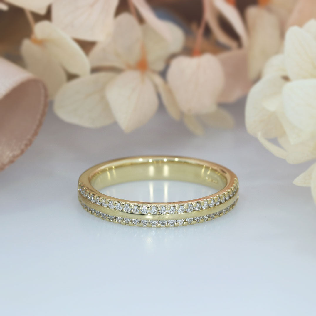 9ct Wedding Ring with Claw Set Lab Grown Diamonds to Both Sides 0.28ct