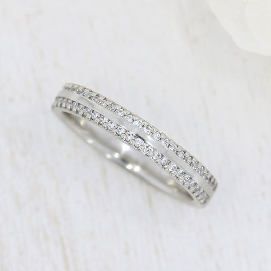 Platinum Wedding Ring with Claw Set Laboratory Grown Diamonds to Both Sides 0.28ct