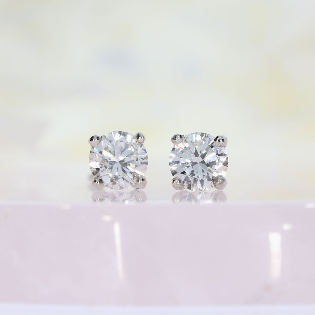 9ct White Gold 4 Claw Set Brilliant Cut Lab Grown Diamond Studs 1ct D-F VVS-VS