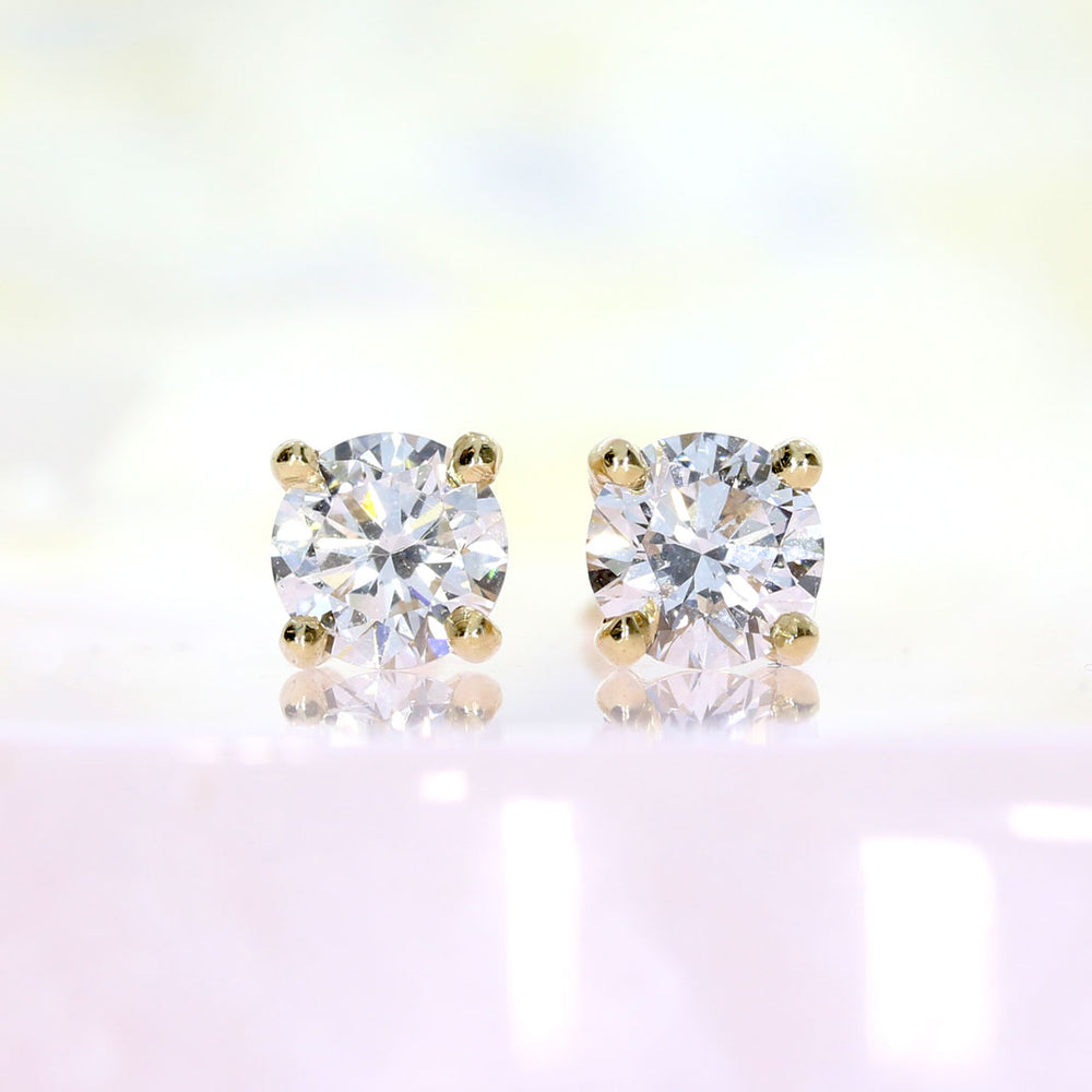 9ct Yellow Gold 4 Claw Set Round Brilliant Cut Lab Diamond Studs 1ct D-F VVS-VS