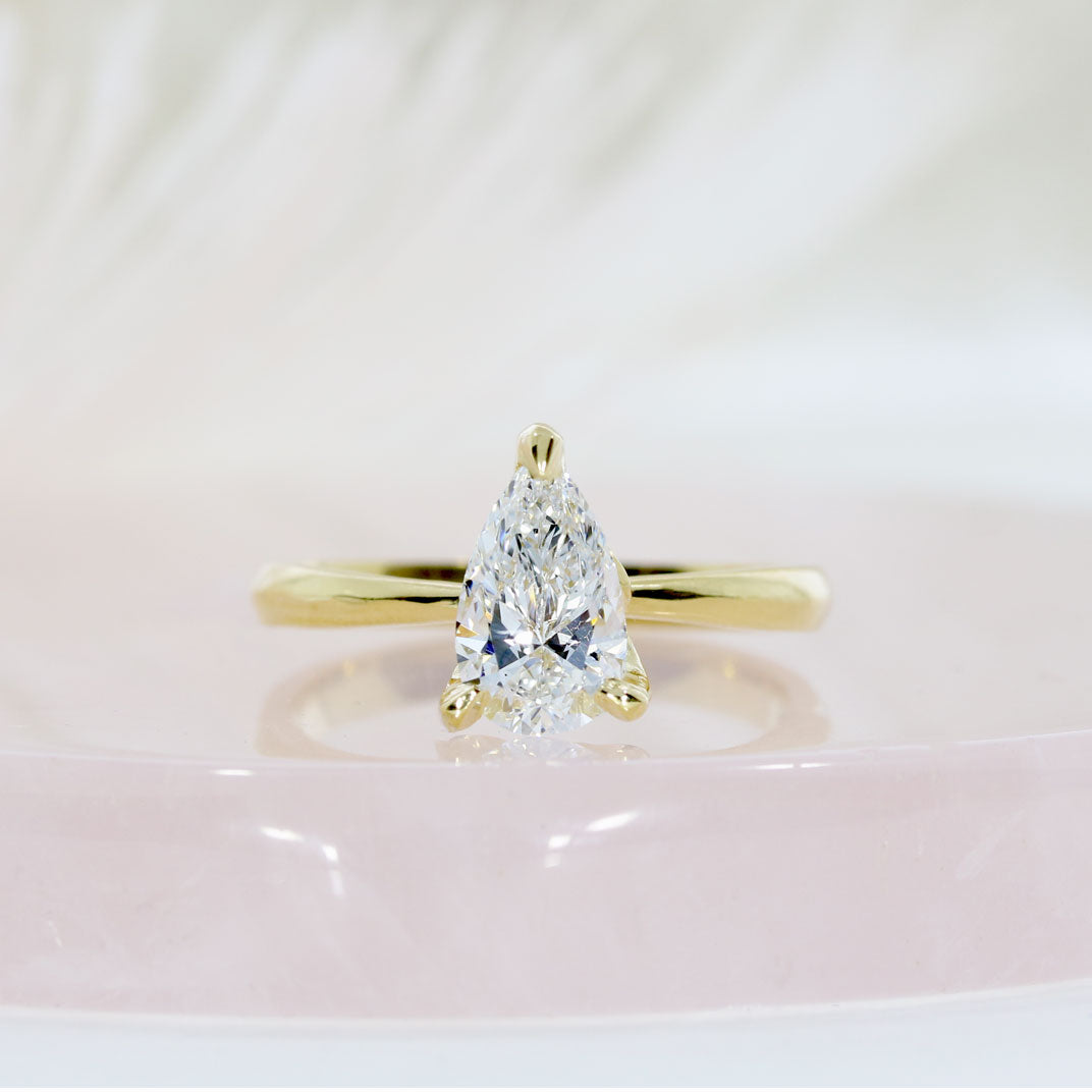 18ct Yellow Gold Certified Pear Shape Lab Grown Diamond Solitaire Ring 1.01ct