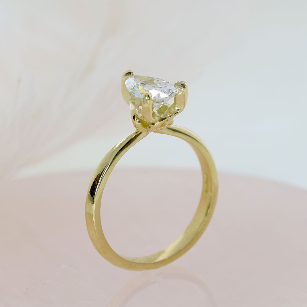 18ct Yellow Gold Certified Pear Shape Lab Grown Diamond Solitaire Ring 1.01ct