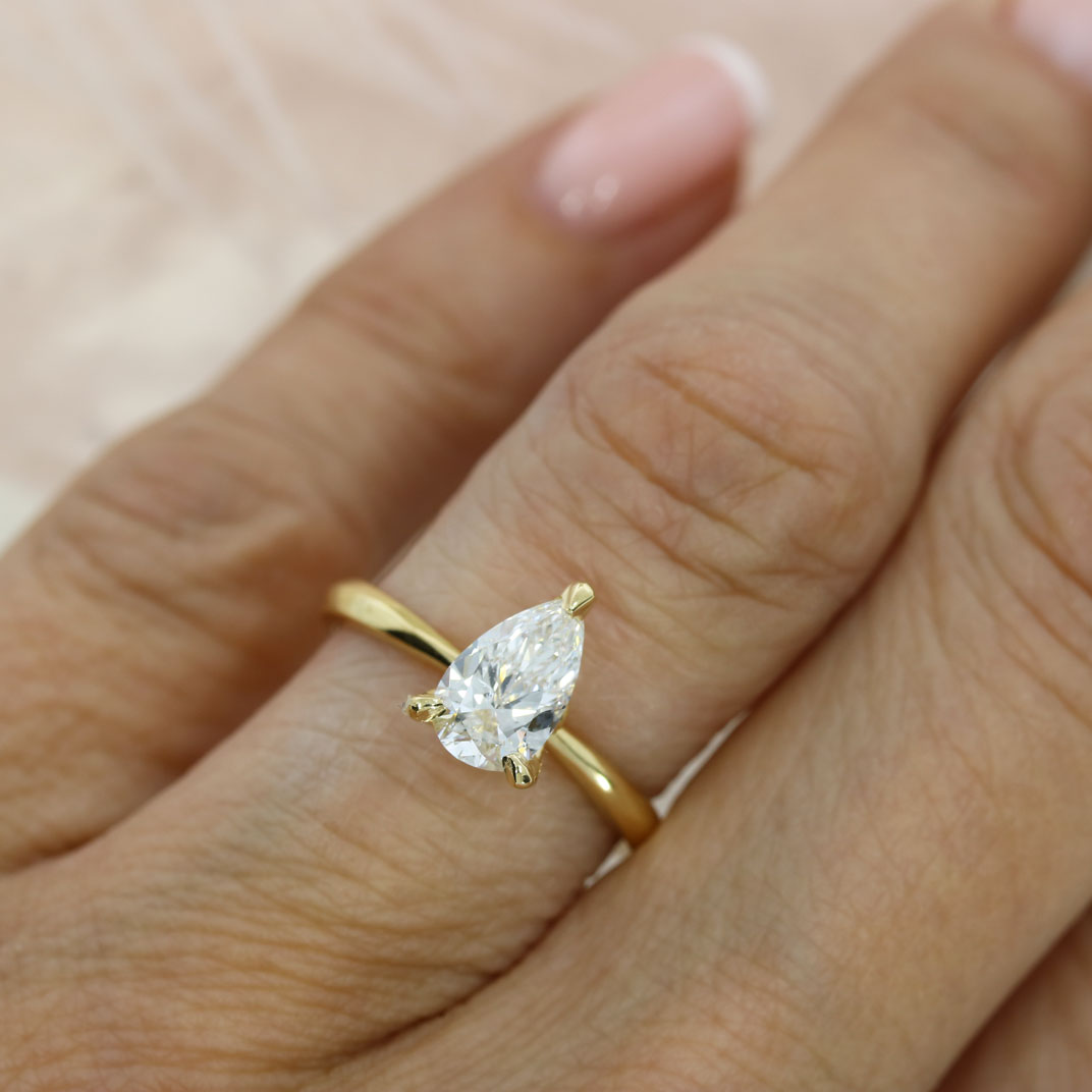 18ct Yellow Gold Certified Pear Shape Lab Grown Diamond Solitaire Ring 1.01ct