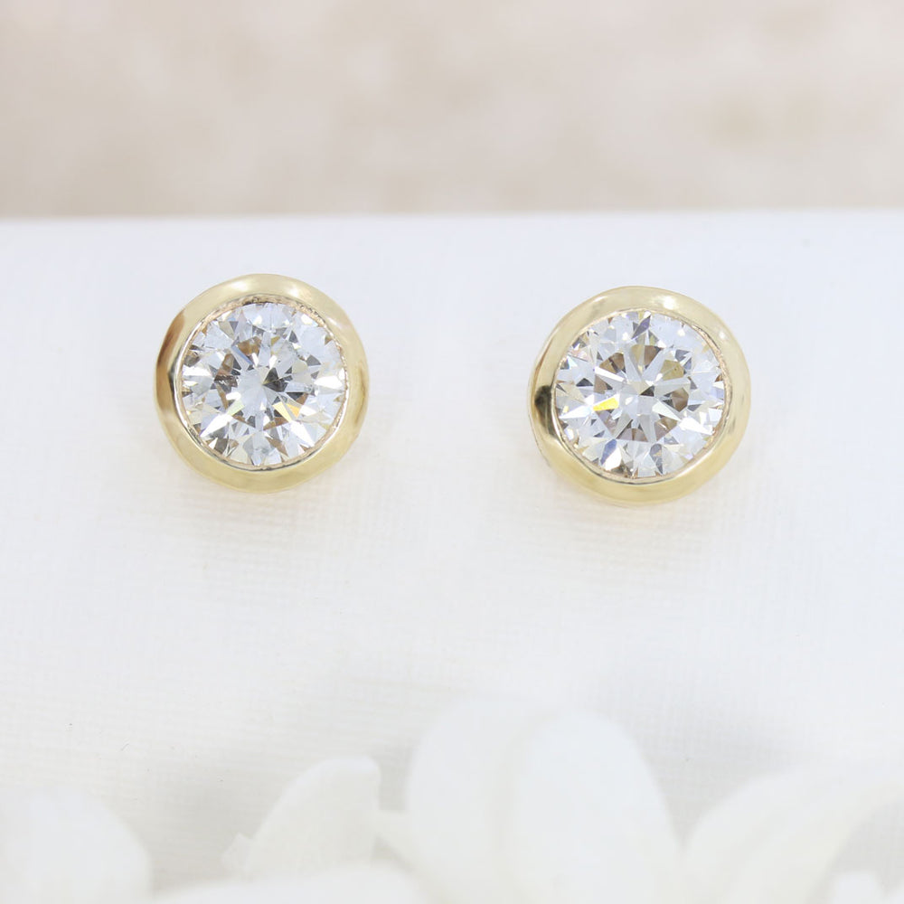 9ct Yellow Gold Rub Over Set Lab Grown Diamond Stud Earrings 2.50ct