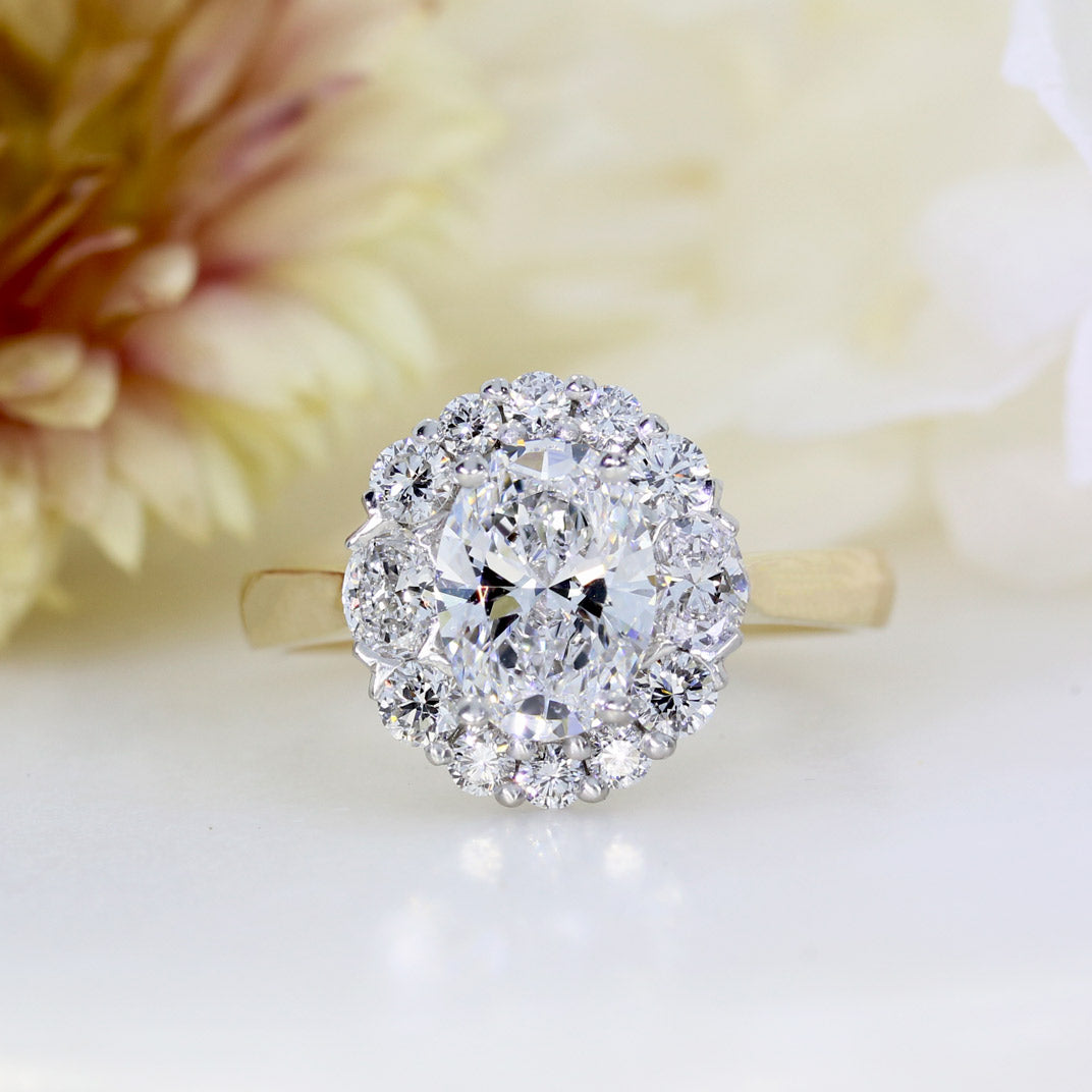 18ct Yellow Gold & Platinum Certified Oval Lab Diamond Cluster Ring Total 2.27ct