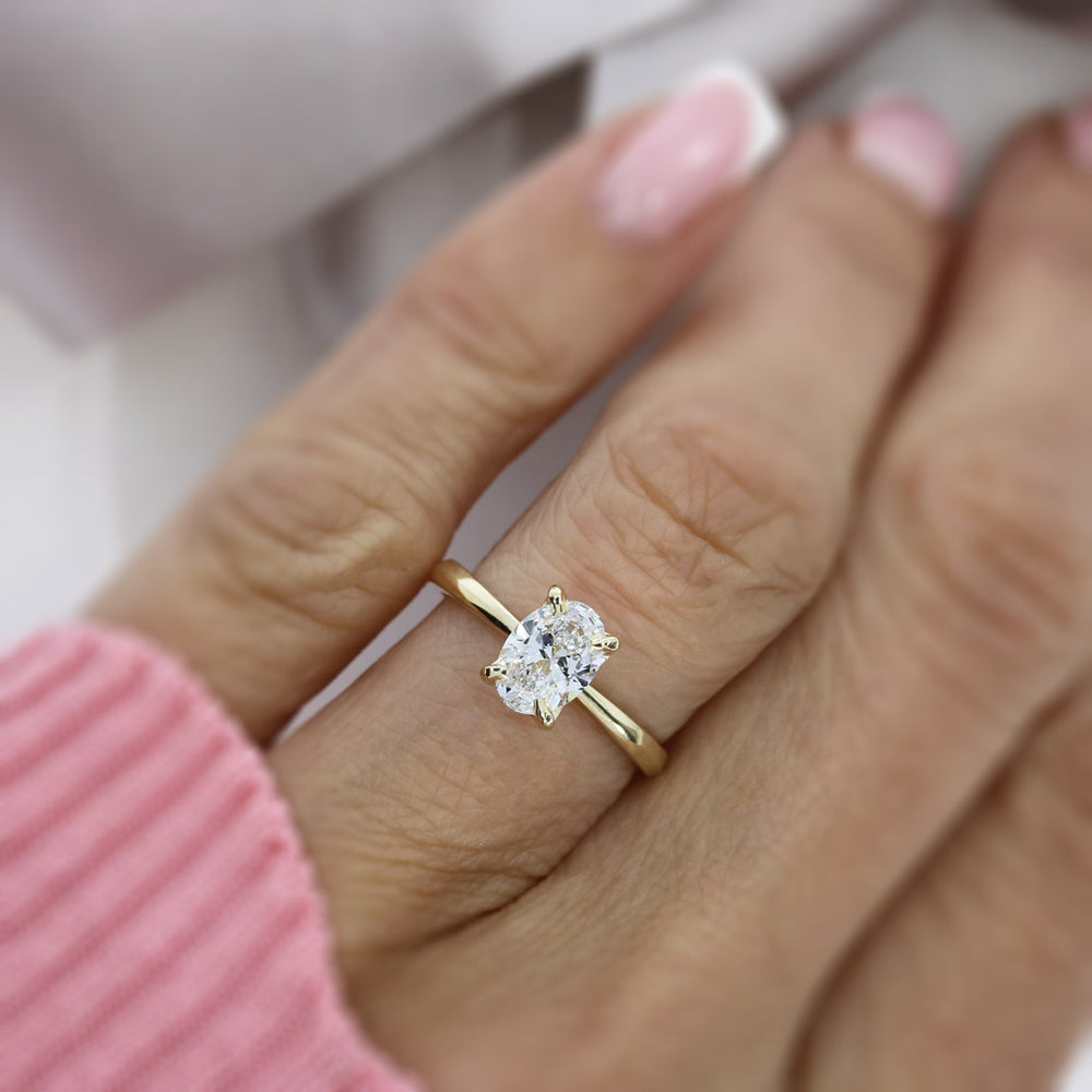 9ct Yellow Gold 4 Claw Set Oval Lab Grown Diamond Solitaire Ring 1.04ct