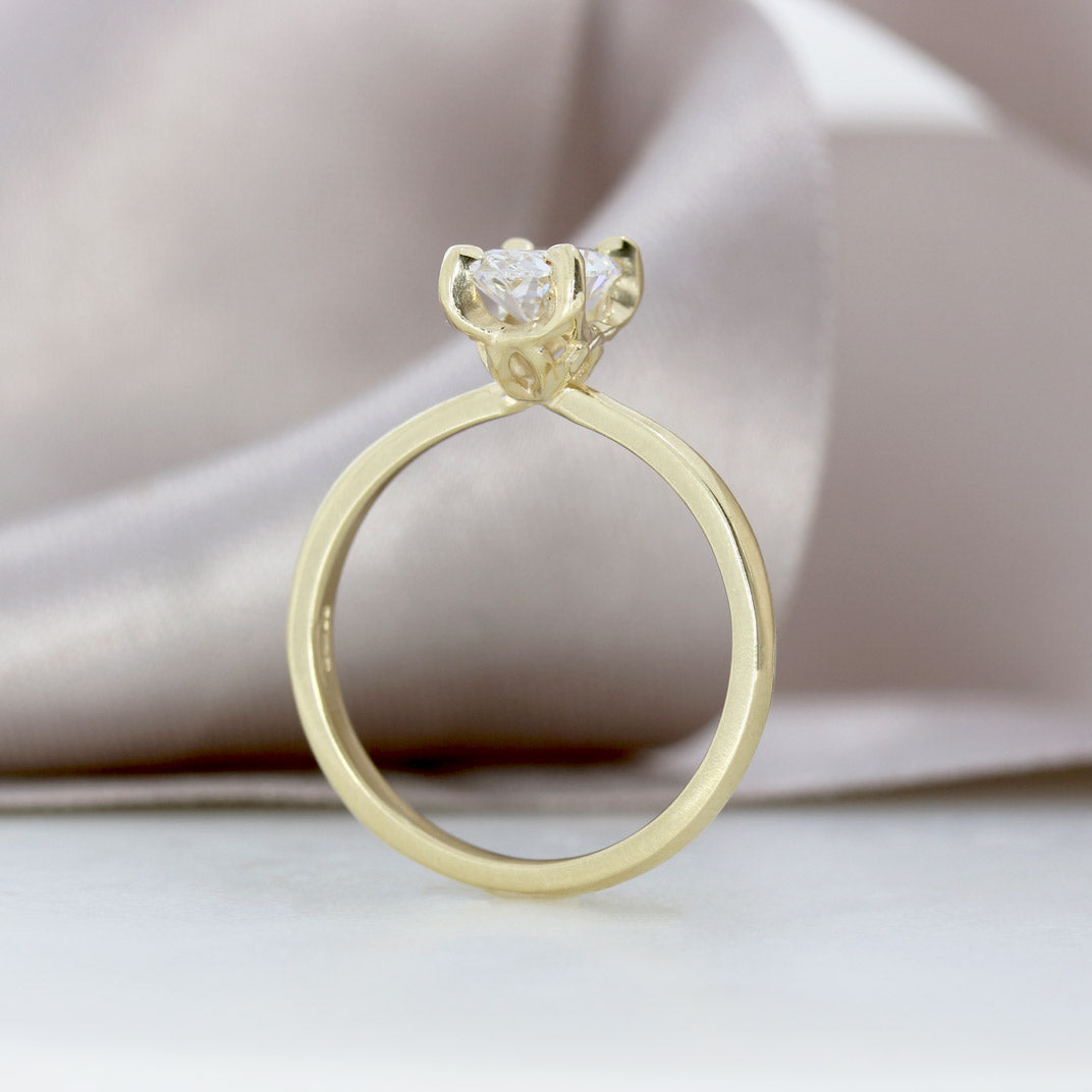 9ct Yellow Gold 4 Claw Set Oval Lab Grown Diamond Solitaire Ring 1.04ct