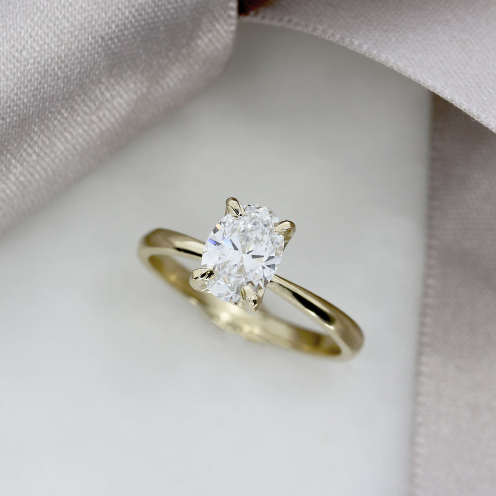 9ct Yellow Gold 4 Claw Set Oval Laboratory Grown Diamond Solitaire Ring 0.95ct