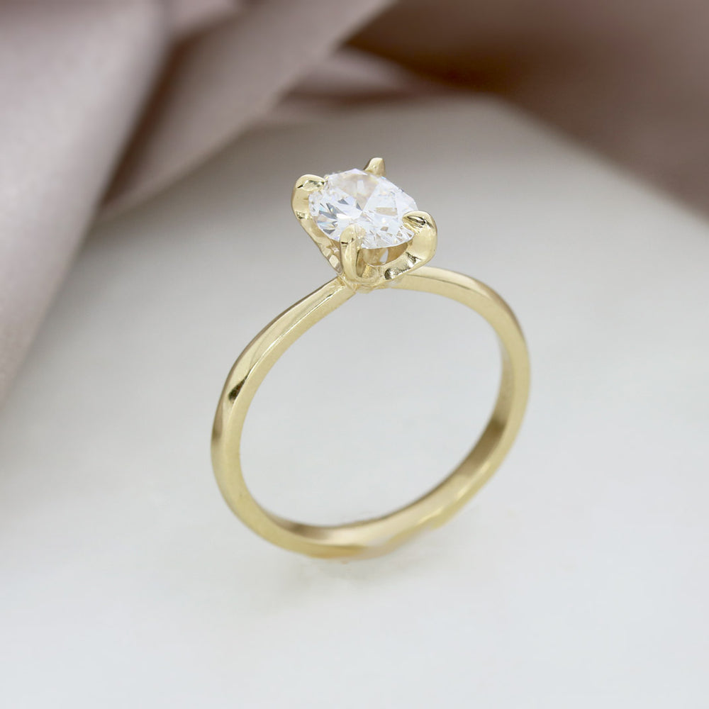9ct Yellow Gold 4 Claw Set Oval Laboratory Grown Diamond Solitaire Ring 0.95ct
