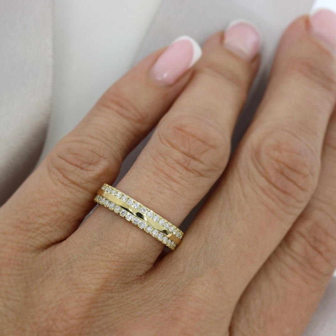 18ct Yellow Gold Wedding Ring with Claw Set Lab Grown Diamond Edges 0.85ct