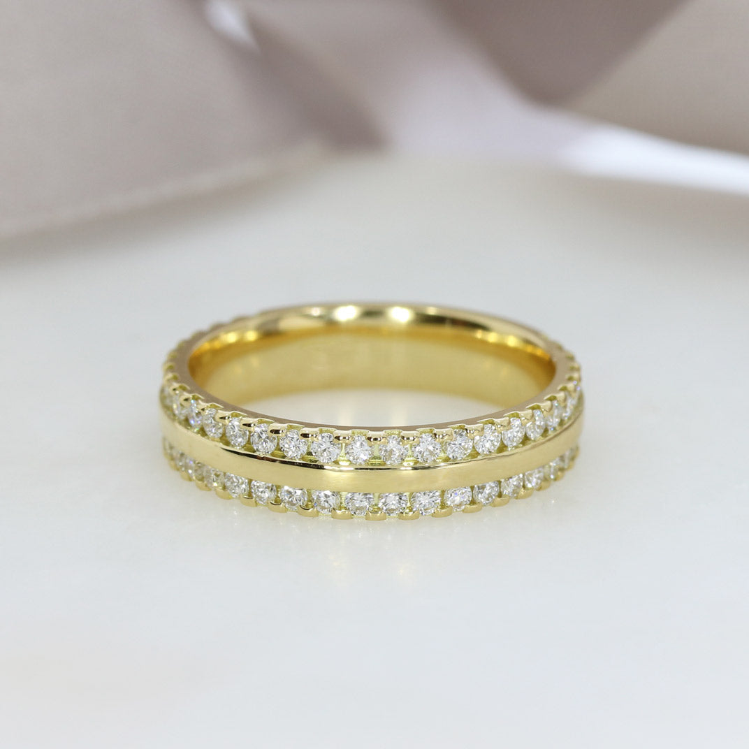 18ct Yellow Gold Wedding Ring with Claw Set Lab Grown Diamond Edges 0.85ct