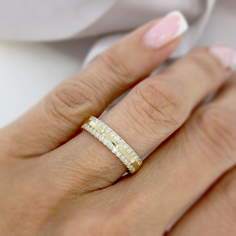 9ct Yellow Gold Wedding Ring with Claw Set Lab Grown Diamond Edges 0.84ct