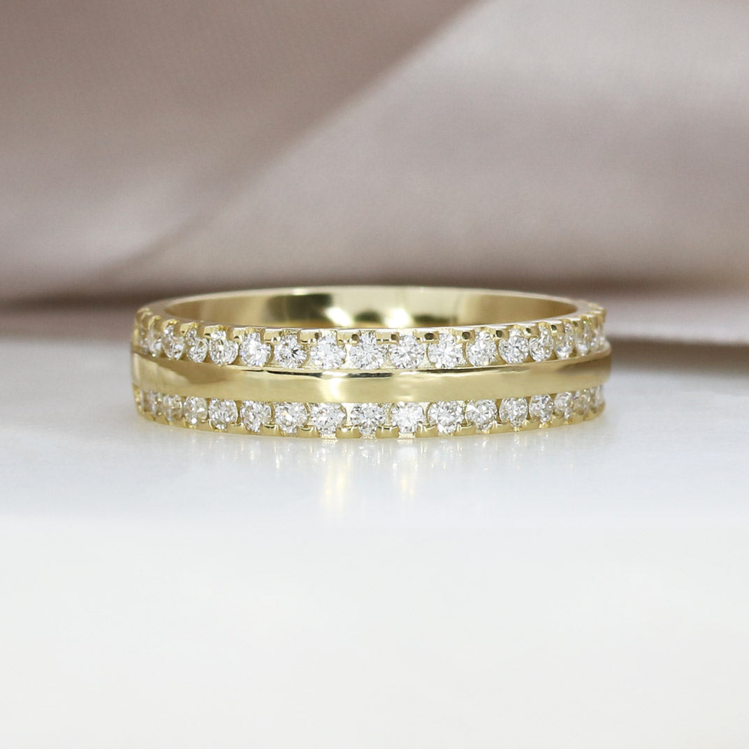 9ct Yellow Gold Wedding Ring with Claw Set Lab Grown Diamond Edges 0.84ct