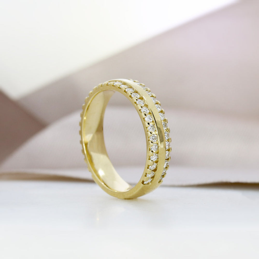 9ct Yellow Gold Wedding Ring with Claw Set Lab Grown Diamond Edges 0.84ct