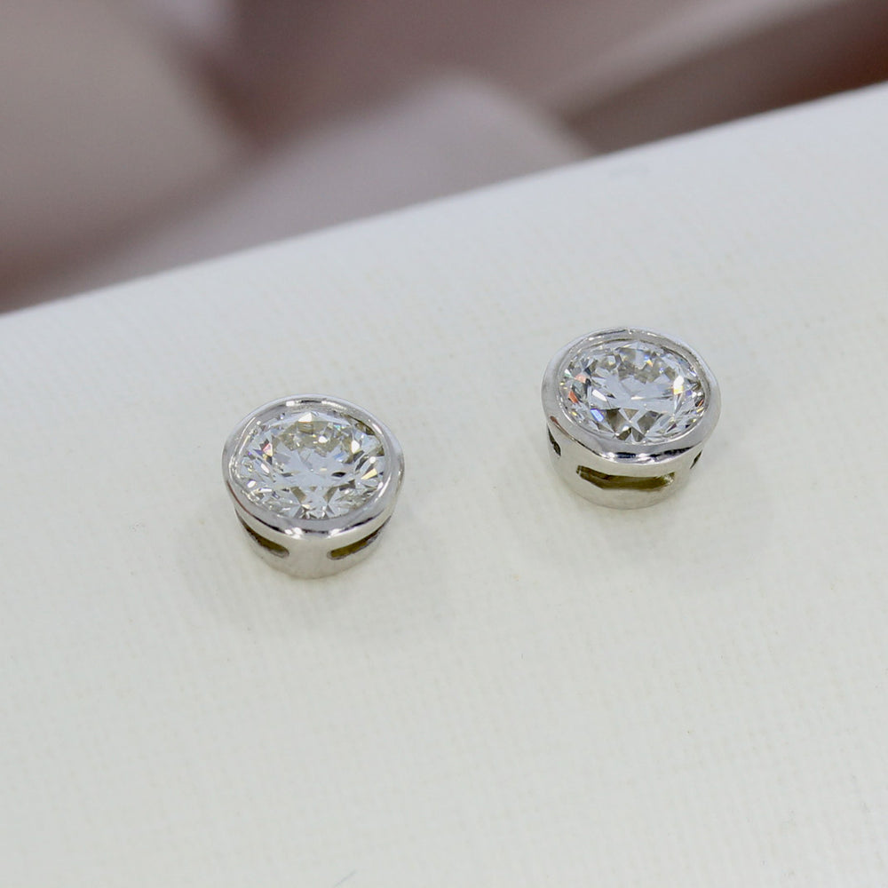 9ct White Gold Laboratory Grown Diamond Stud Earrings 1.00ct