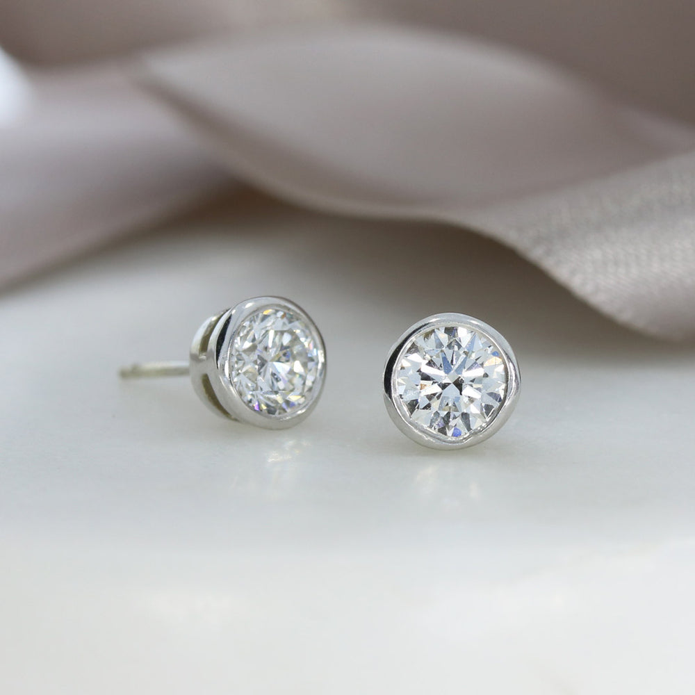 9ct White Gold Laboratory Grown Diamond Stud Earrings 1.00ct