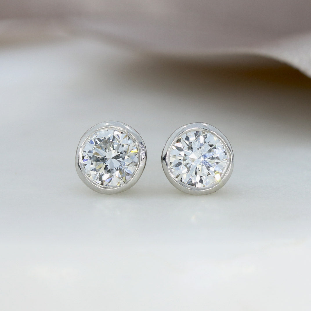 9ct White Gold Laboratory Grown Diamond Stud Earrings 1.00ct