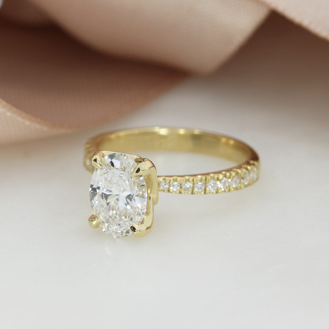 18ct Gold 4 Oval Brilliant Cut Certified Lab Grown Diamond Solitaire Ring 1.78ct D VS1