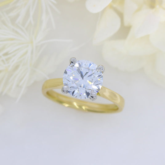 18ct Yellow Gold 4 Claw Set Round Brilliant Cut Certified Lab Grown Diamond Solitaire 3ct