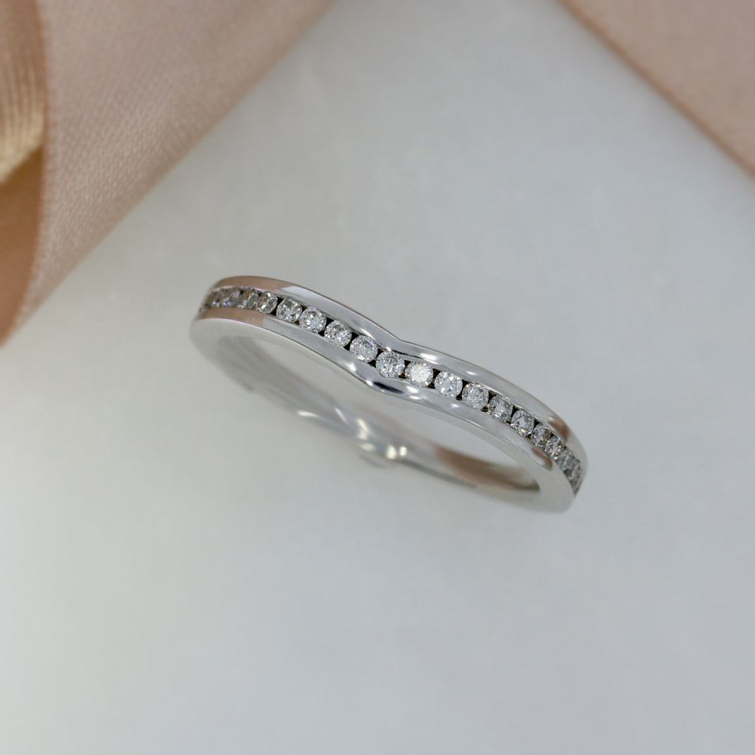 18ct White Gold Shaped Channel Set Diamond Ring 0.25ct