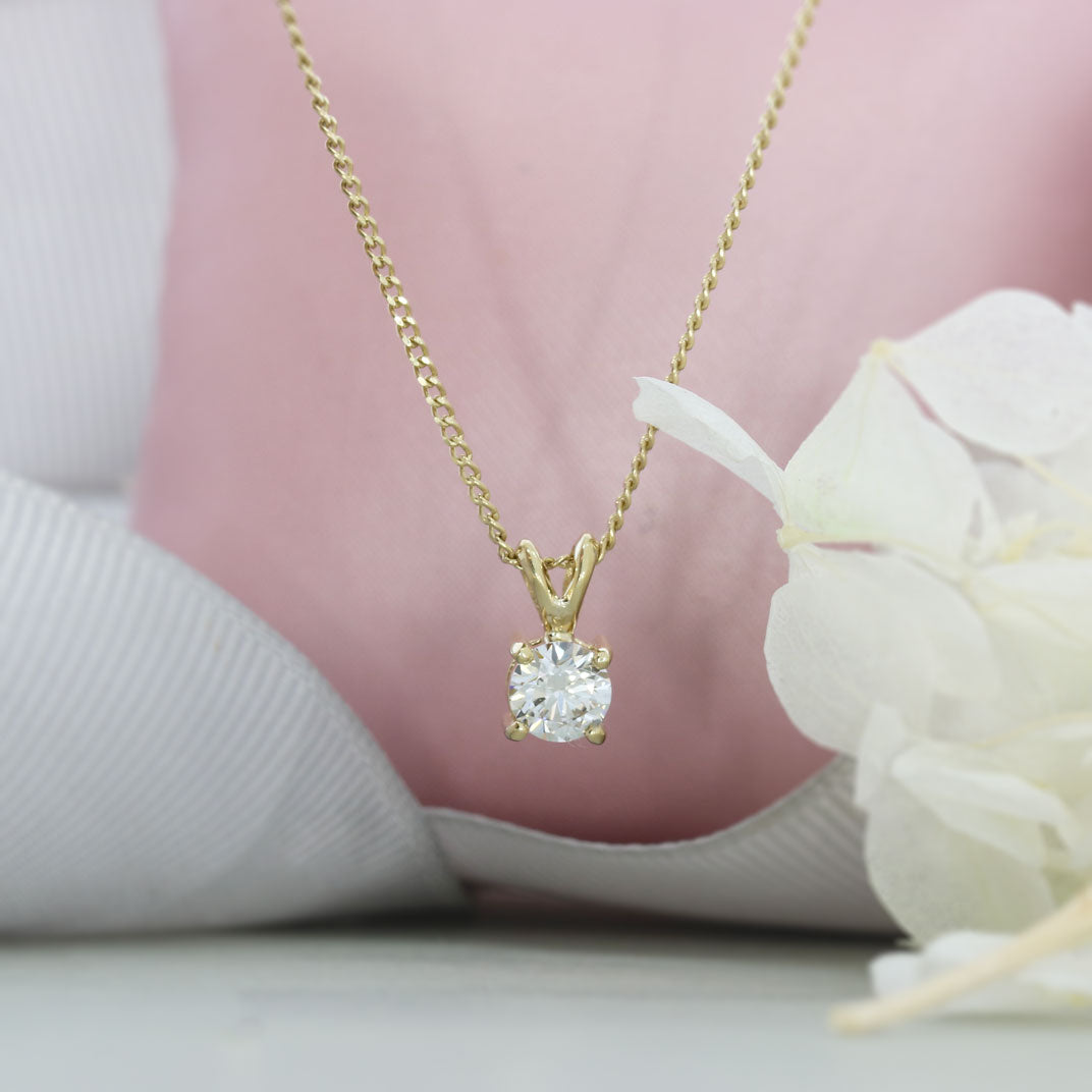 9ct Yellow Gold 4 Claw Certified Round Lab Diamond Pendant 0.72ct 18" Chain