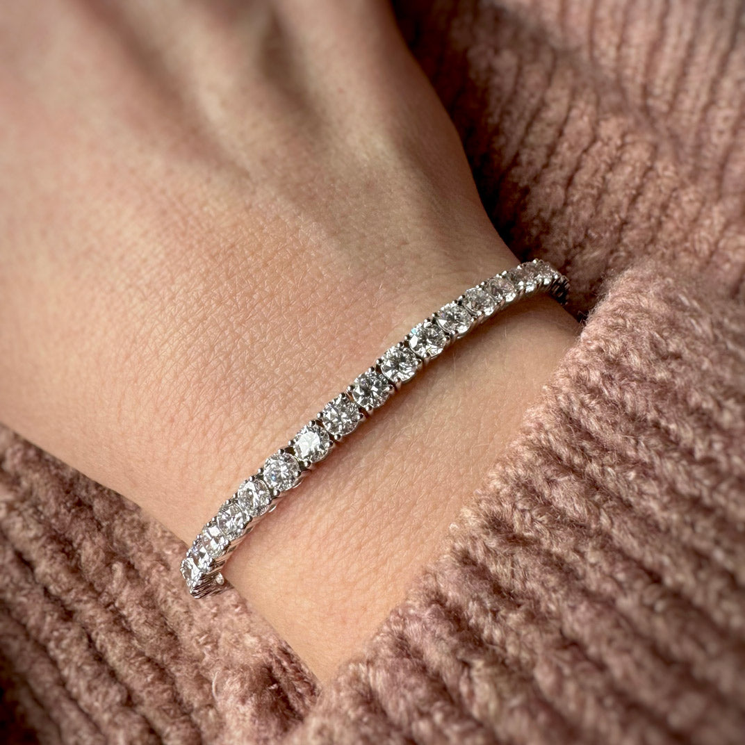 Pre Order 9ct White Gold Claw Set Lab Diamond Line Bracelet 10.00ct