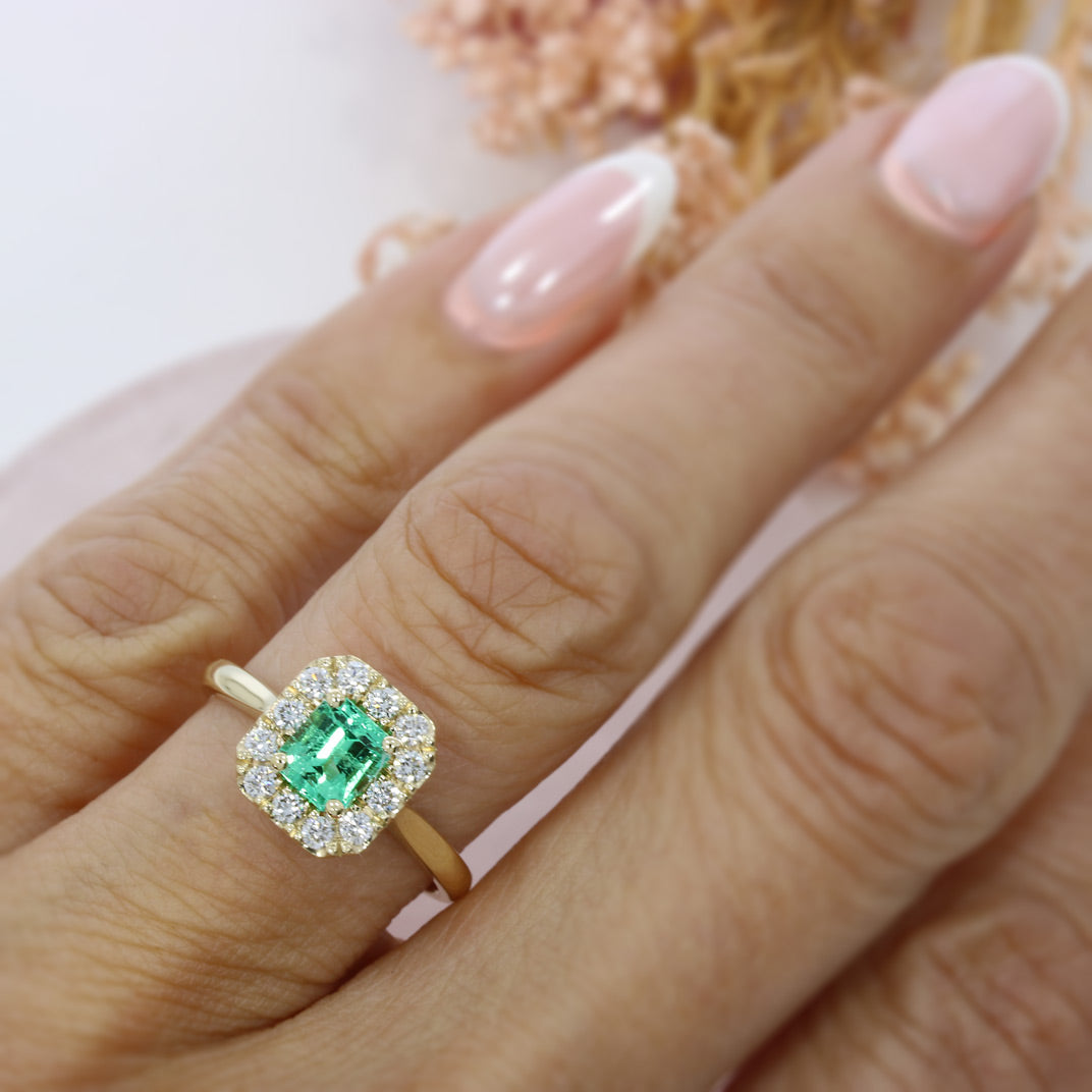 9ct Yellow Gold Claw Set Emerald & Natural Diamond Cluster Ring