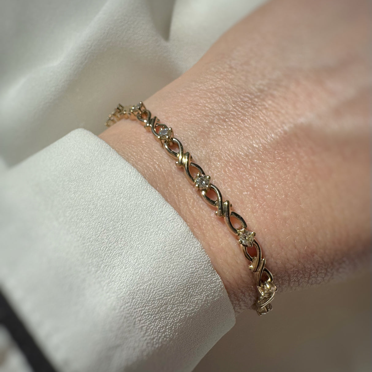 9ct Yellow Gold infinity Diamond Line Bracelet 0.64ct