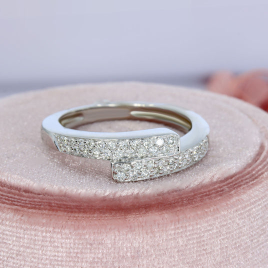 Pre Owned 18ct White Gold Diamond Crossover Dress Ring Approx 0.27ct
