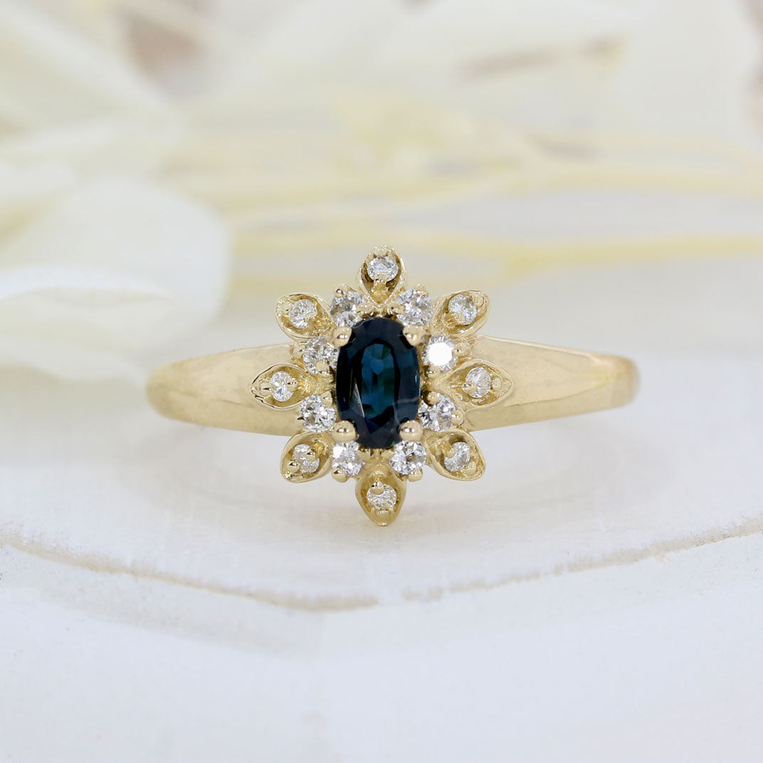 Pre Owned 9ct Yellow Gold Oval Sapphire & Diamond Cluster Ring