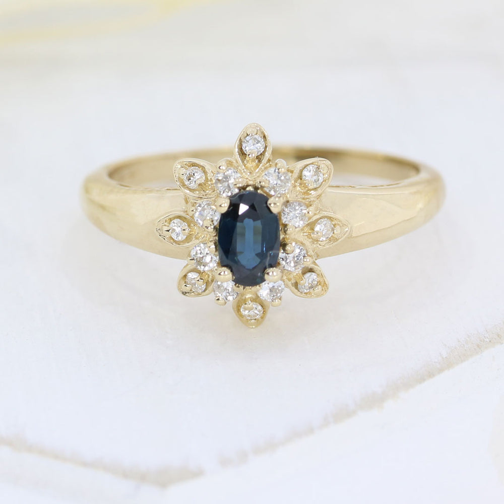 Pre Owned 9ct Yellow Gold Oval Sapphire & Diamond Cluster Ring