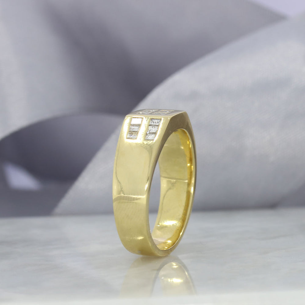 Pre Owned 18ct Yellow Gold Gents Diamond Signet Ring