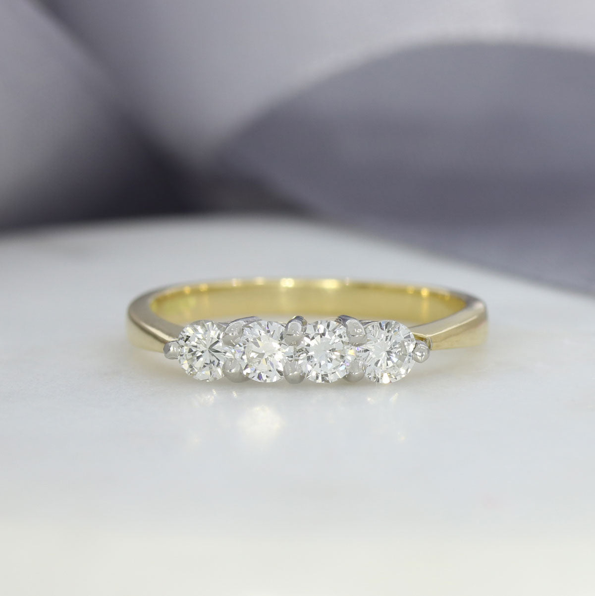 18ct Gold & Platinum 4 Stone Diamond Ring 0.61ct