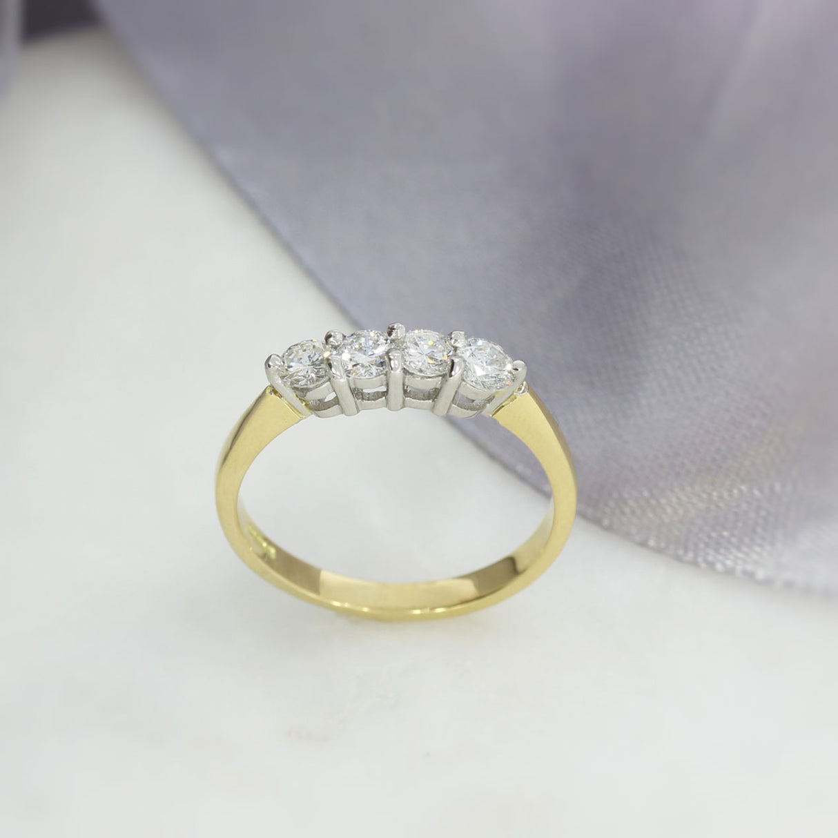 18ct Gold & Platinum 4 Stone Diamond Ring 0.61ct