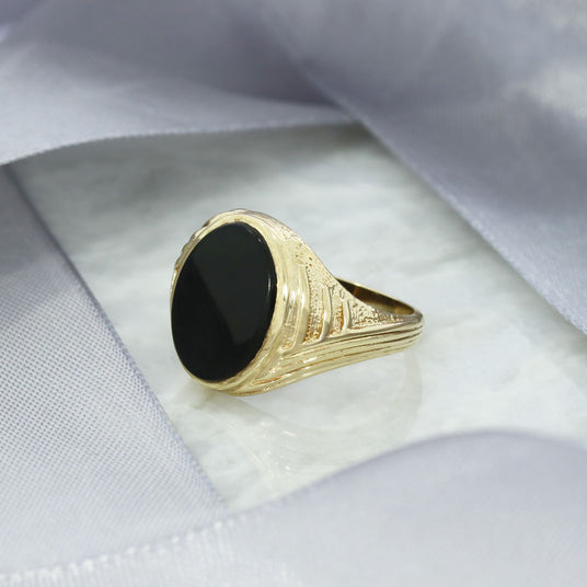Pre Owned 9ct Yellow Gold Signet Ring with Oval Onyx