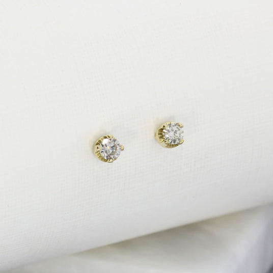 Pre Owned 18ct Yellow Gold 4 Claw Diamond Stud Earrings 0.25ct